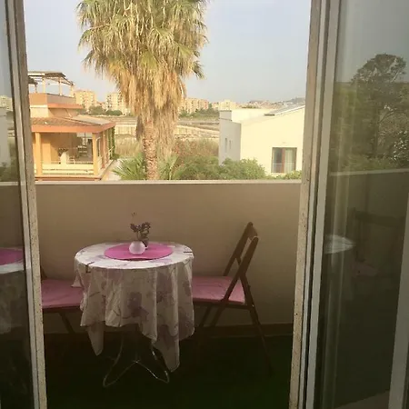 Charlottemaison Bed & Breakfast *